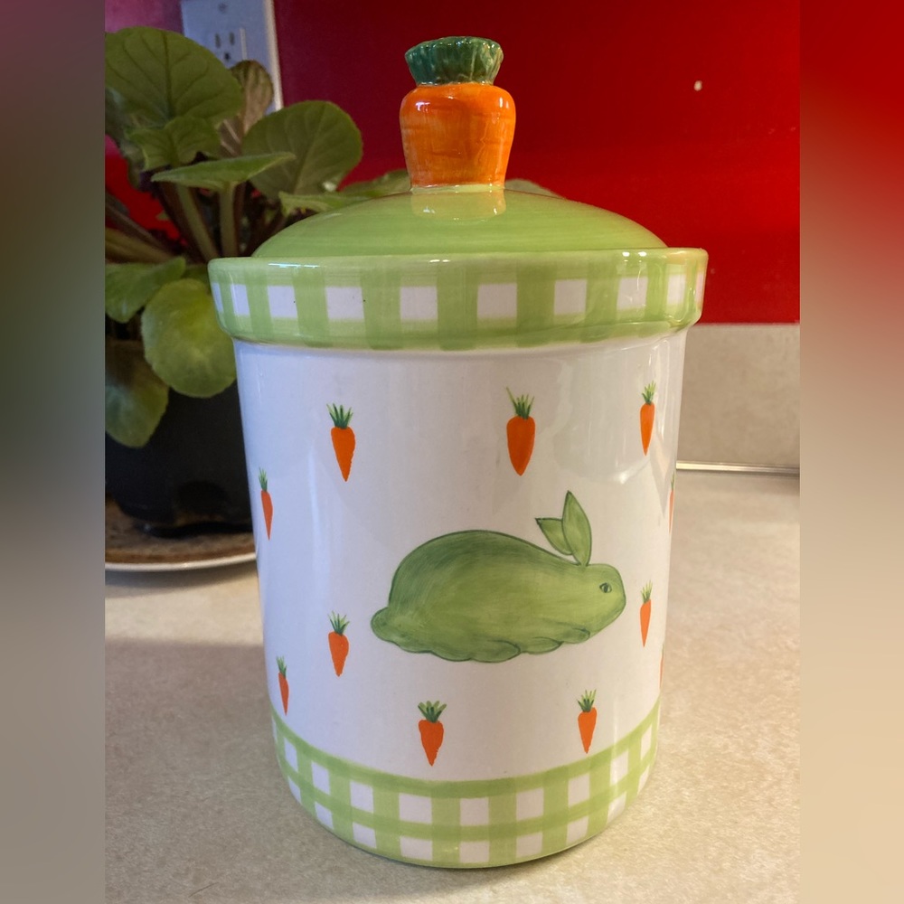 Tea/cookie jar in great condition by J. Willfred for Charles Sadek co.